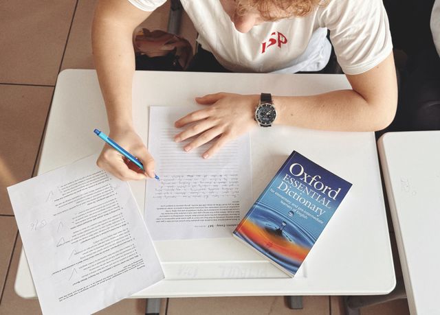 gcse english tutor